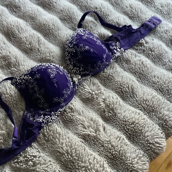 Victoria's Secret Other - Victoria's Secret Purple and White Lace Bra